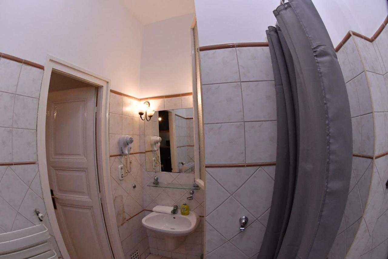 Five Seasons Vaci Utca Apartment Budapeszt Zewnętrze zdjęcie